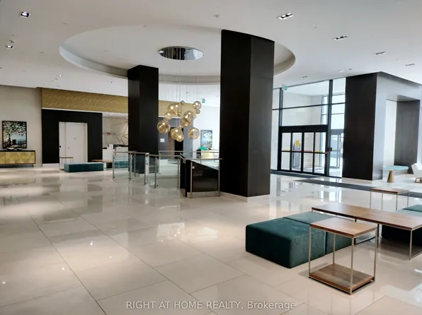 9000 Jane St N #617, Vaughan, ON L4K 0M6