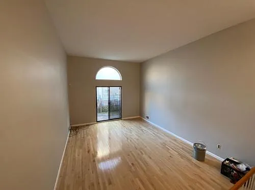 2 bed, 1.5 bath, 1690 sqft, $3,050 — Photo 2