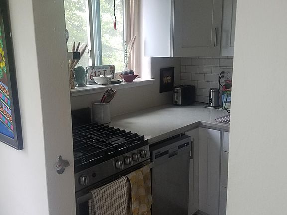 4th image of 1080 N Logan St APT 108