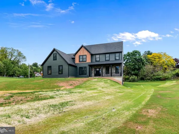 3856 Schuylkill Rd, Spring City, PA 19475