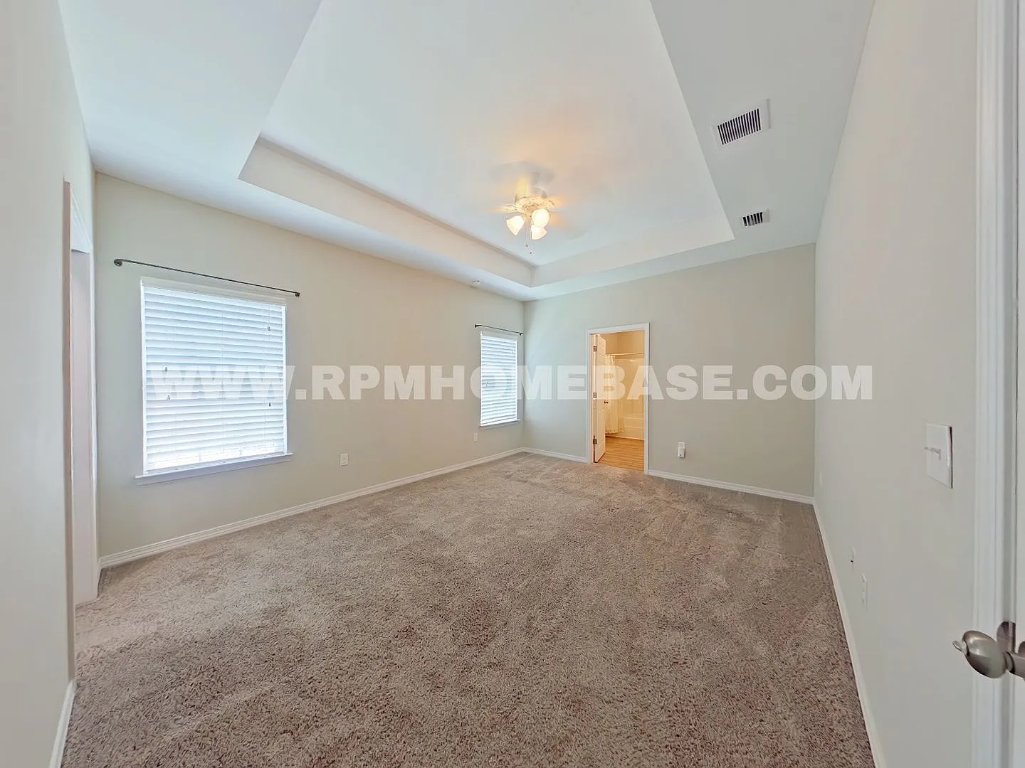Corner Lot Gem Near Hurlburt Field Well-Maintained & Prime Location! — Photo 4