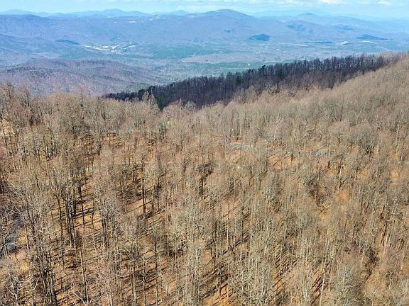 5th image of 20 Sunset Ridge Rd