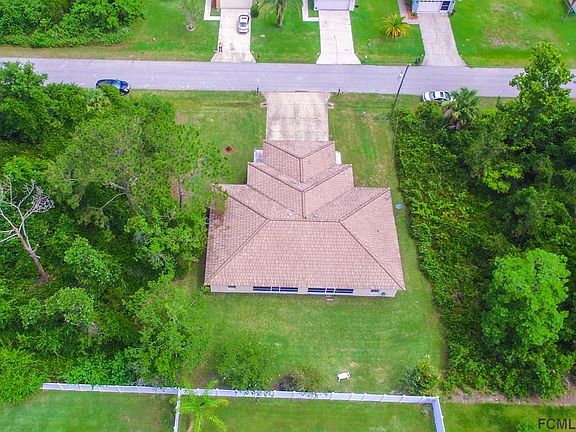 3rd image of 14 Wood Acre Ln