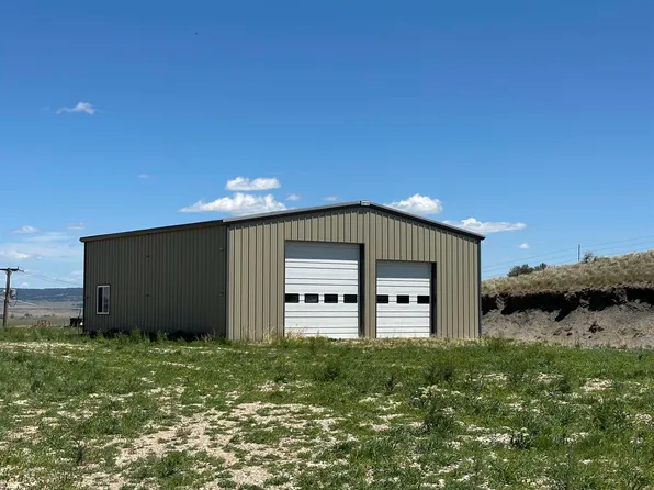 403 & 411 Valley View Dr, Edgemont, SD 57735