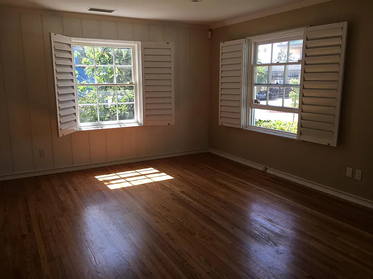 1121 Virginia Way — Photo 8