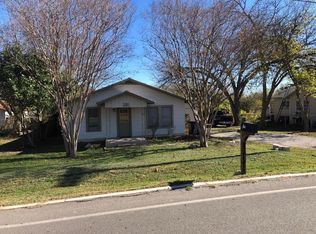 1261 S Mesquite Ave, New Braunfels, TX 78130