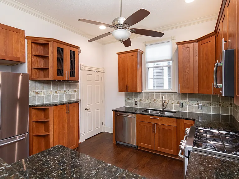 1502 Woodlawn Ave — Photo 67