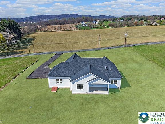 2nd image of 448 Long Lane Rd
