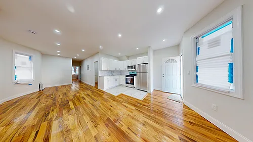 102 Dubois Ave Photo 1