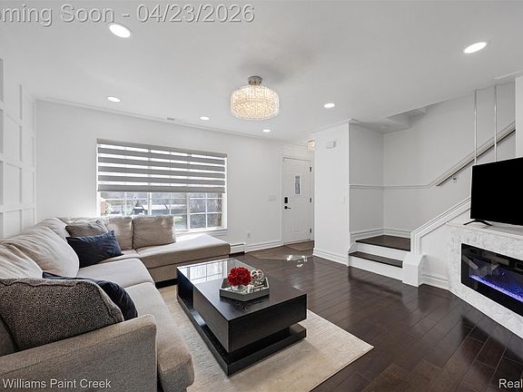 4th image of 445 Miller Ave