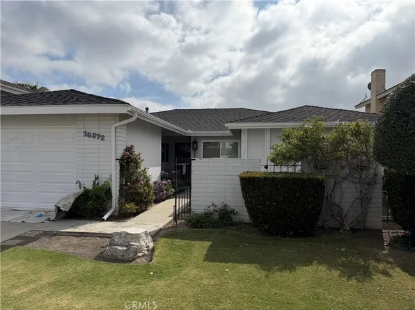 16372 Redlands Ln, Huntington Beach, CA 92647