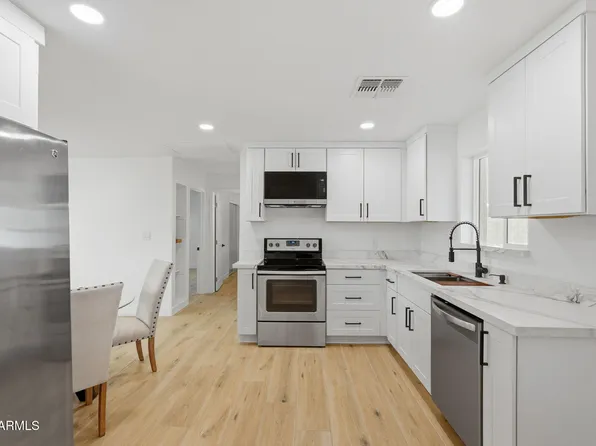 215 S 82ND Way, Mesa, AZ 85208