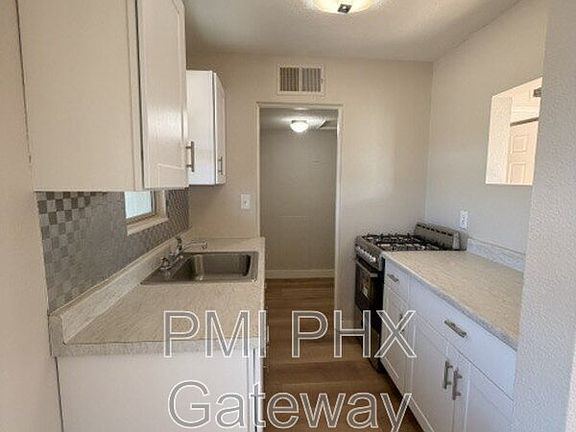 4th image of 145 E Stewart St