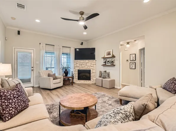 1001 Lake Ridge Dr, Sanger, TX 76266