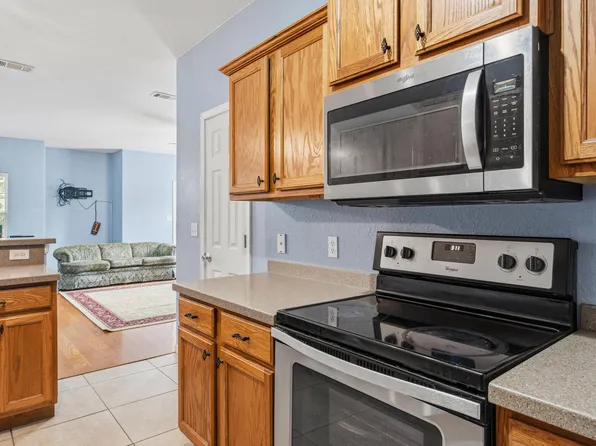 100 Farrah Ave, Niceville, FL 32578