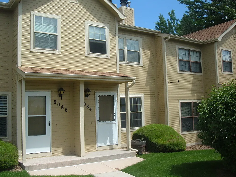 8084 Lexington Park Dr