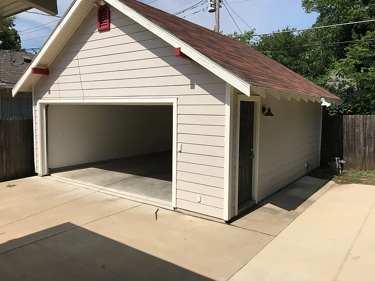 3230 Rogers Ave — Photo 12