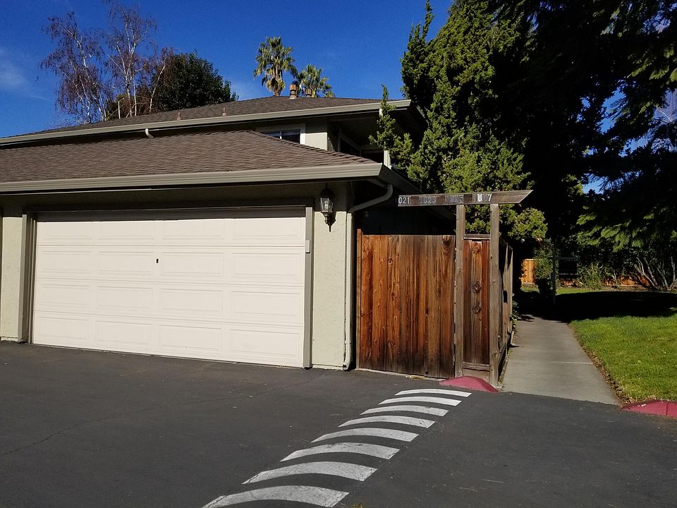 1st image of 1021 Delna Manor Ln