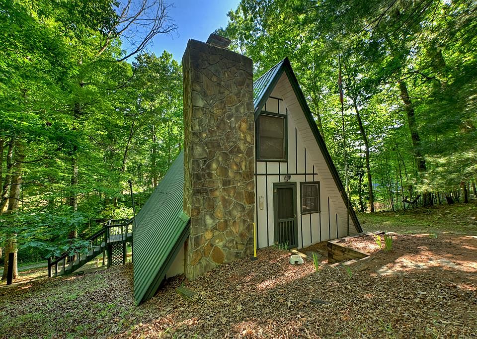 1st image of 32 Lake Front Dr