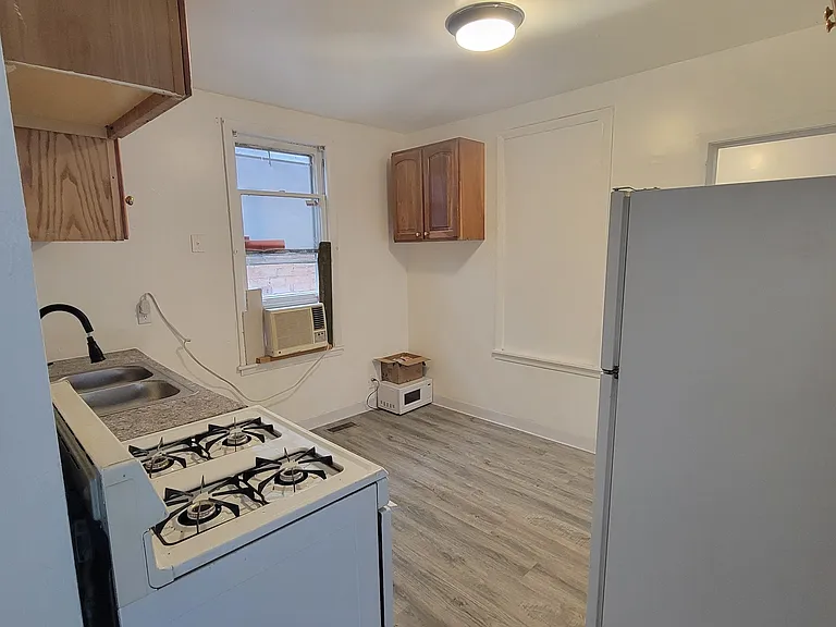 12016 S Prairie Ave — Photo 1