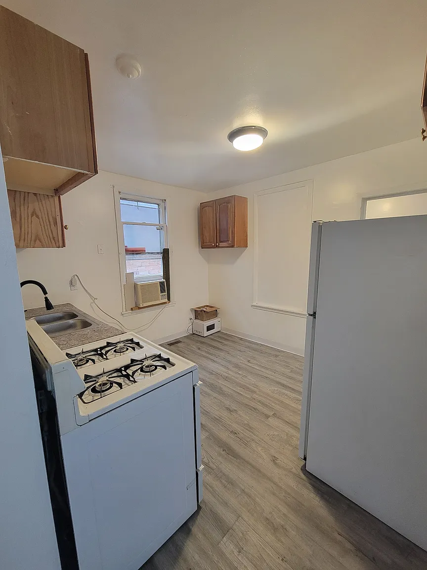12016 S Prairie Ave photo 1