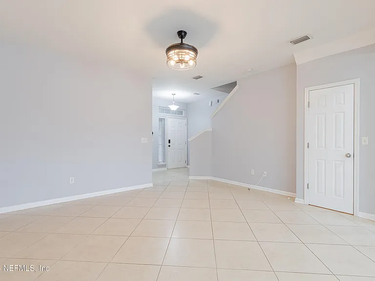 607 Reese Ave — Photo 6