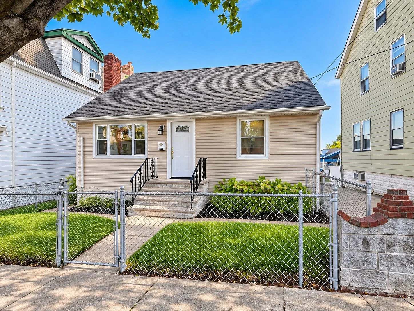 3 bed, 2.0 bath, $3,200 — Photo 3