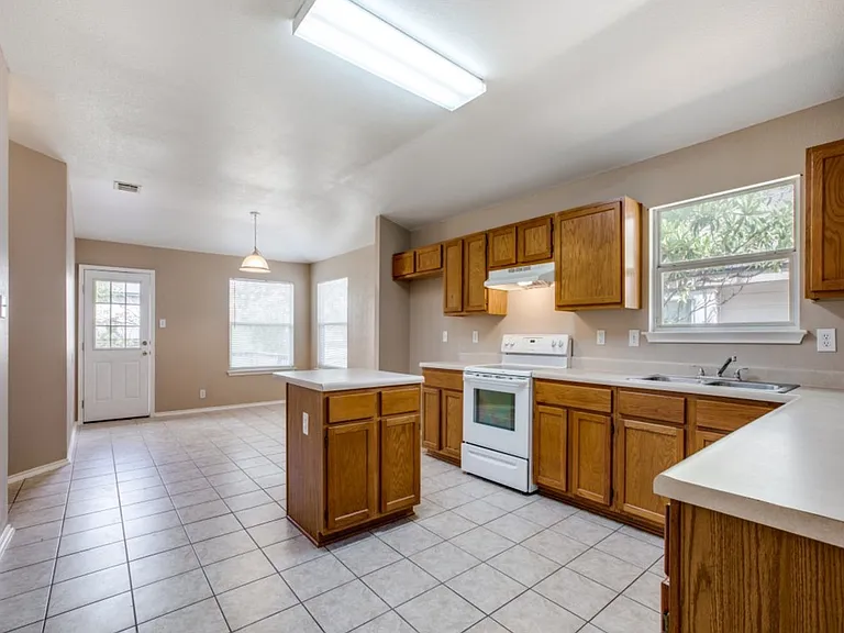 611 Granite Clf — Photo 8