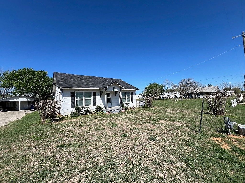 415 N Oak St, Archer City, TX 76351 Zillow
