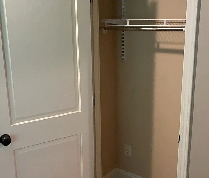 2400 Hillview Ave — Photo 22