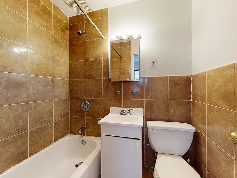 249 E 53rd St #3C — Photo 9