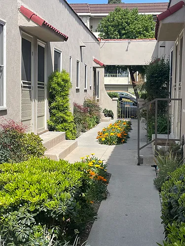 417 Redondo Ave Photo 1