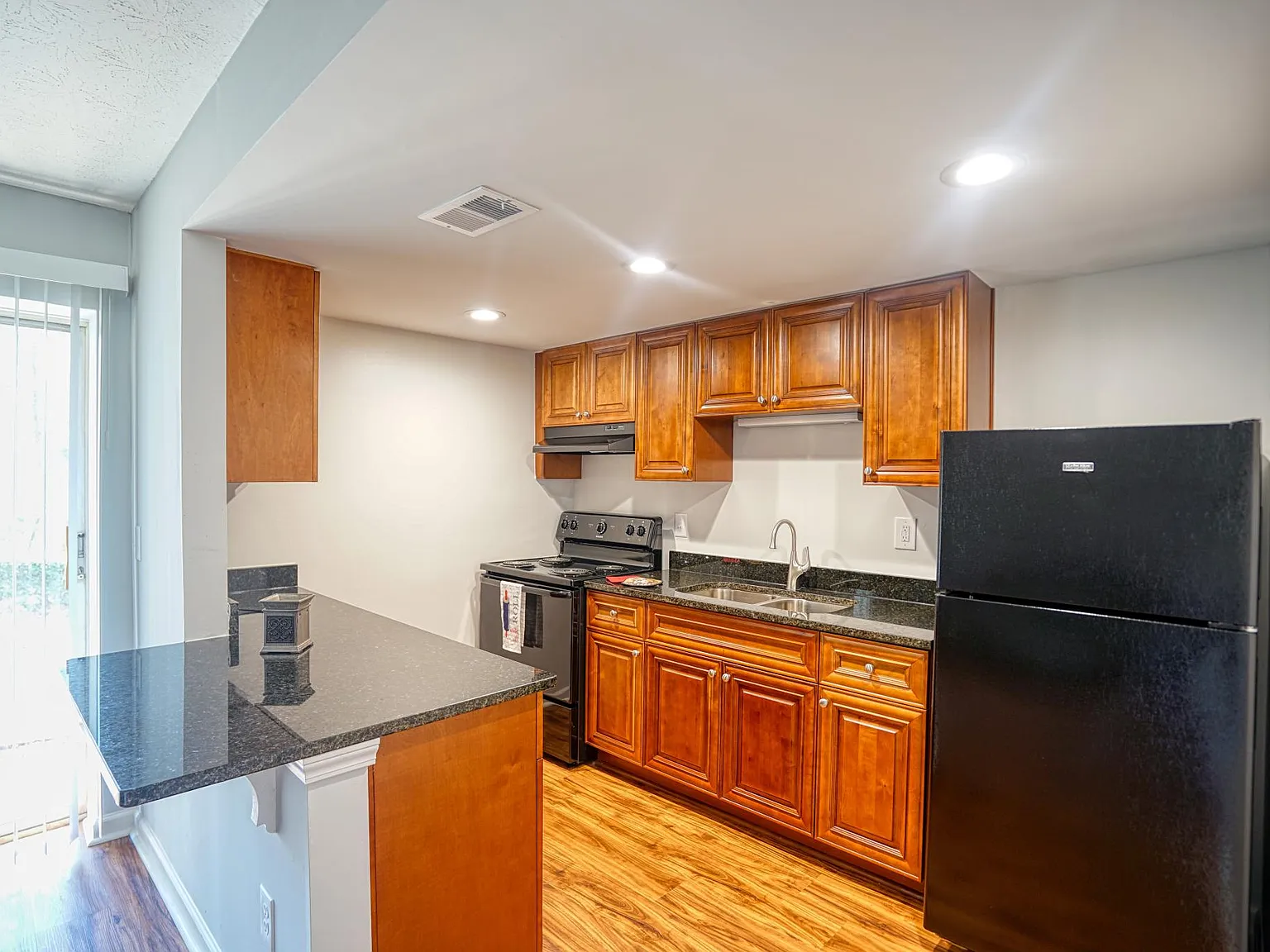 Oak Creek Apartments — Photo 1