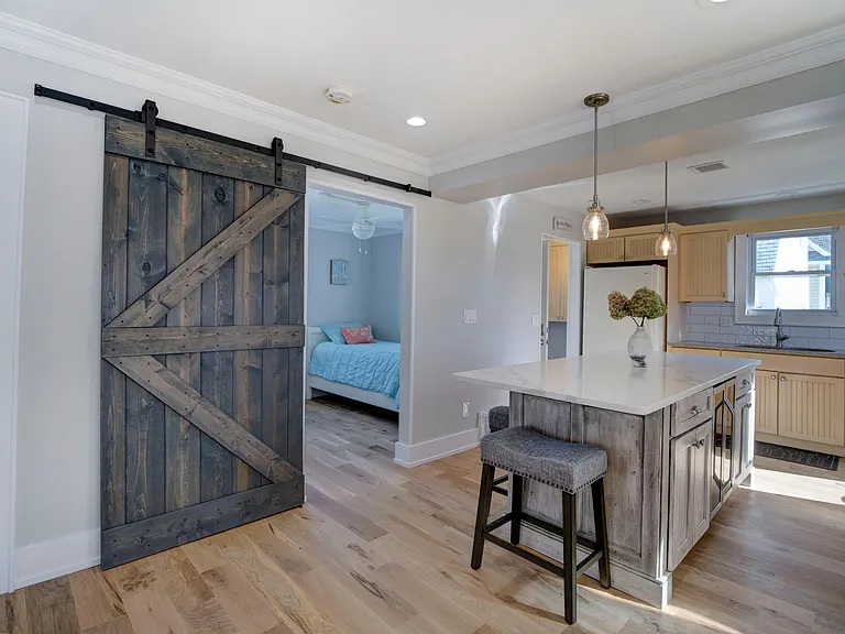1704 Surf Ave — Photo 8