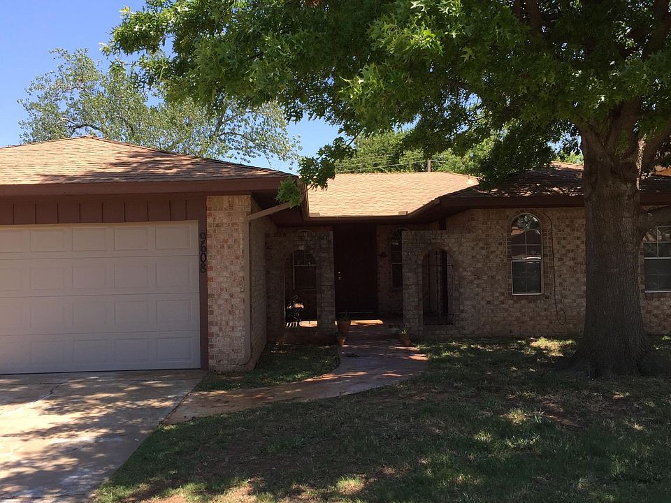 Updated home with fresh paint, CHA, flooring, granite countertops.