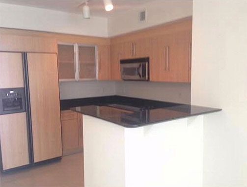 2nd image of 332 Biscayne Blvd
