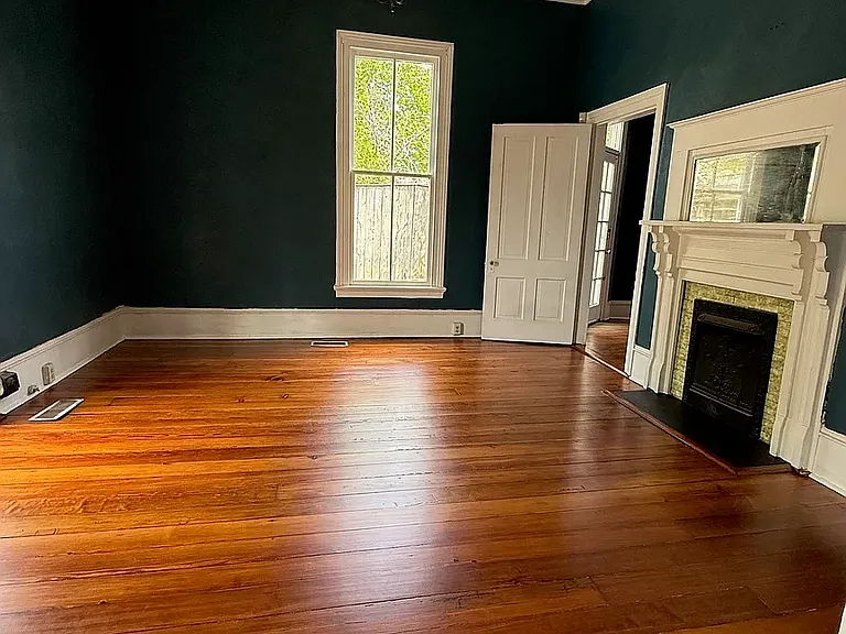 120 W Franklin St — Photo 3