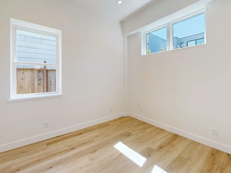 2952 Folsom St — Photo 12