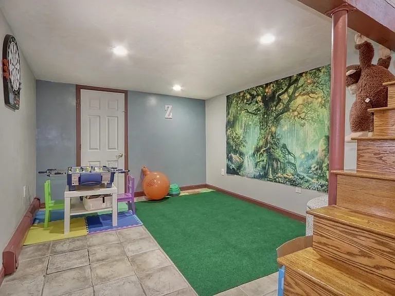 3 Oak Tree Rd — Photo 17