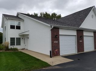6335 Oak Crest Ln, Loves Park, IL 61111