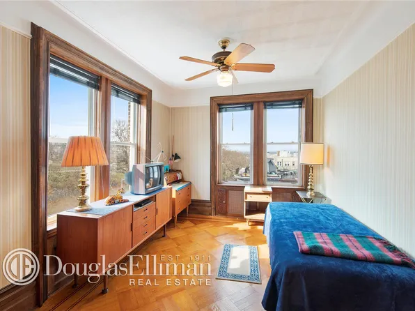 605 41st St APT Q, Brooklyn, NY 11232