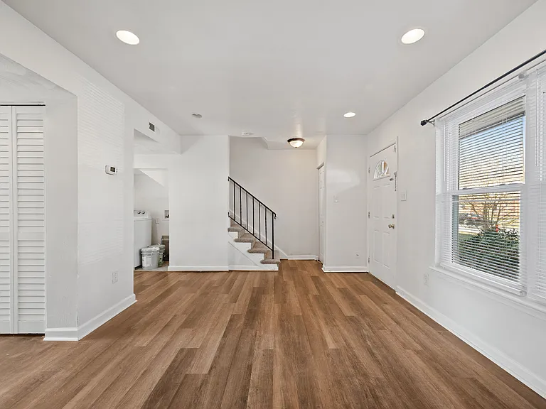 5831 E Hastings Arch #1 — Photo 3