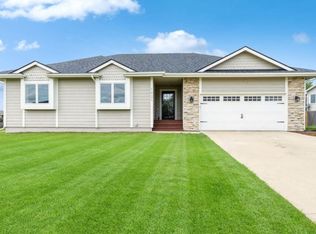 1021 Green Hills Dr, Norwalk, IA 50211