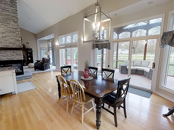 4th image of 22339 Barclay Dr
