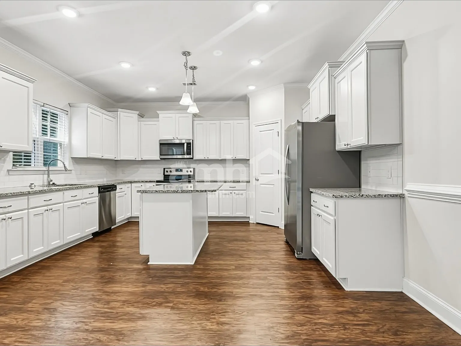 5 bed, 4.5 bath, 2736 sqft, $3,335 — Photo 4