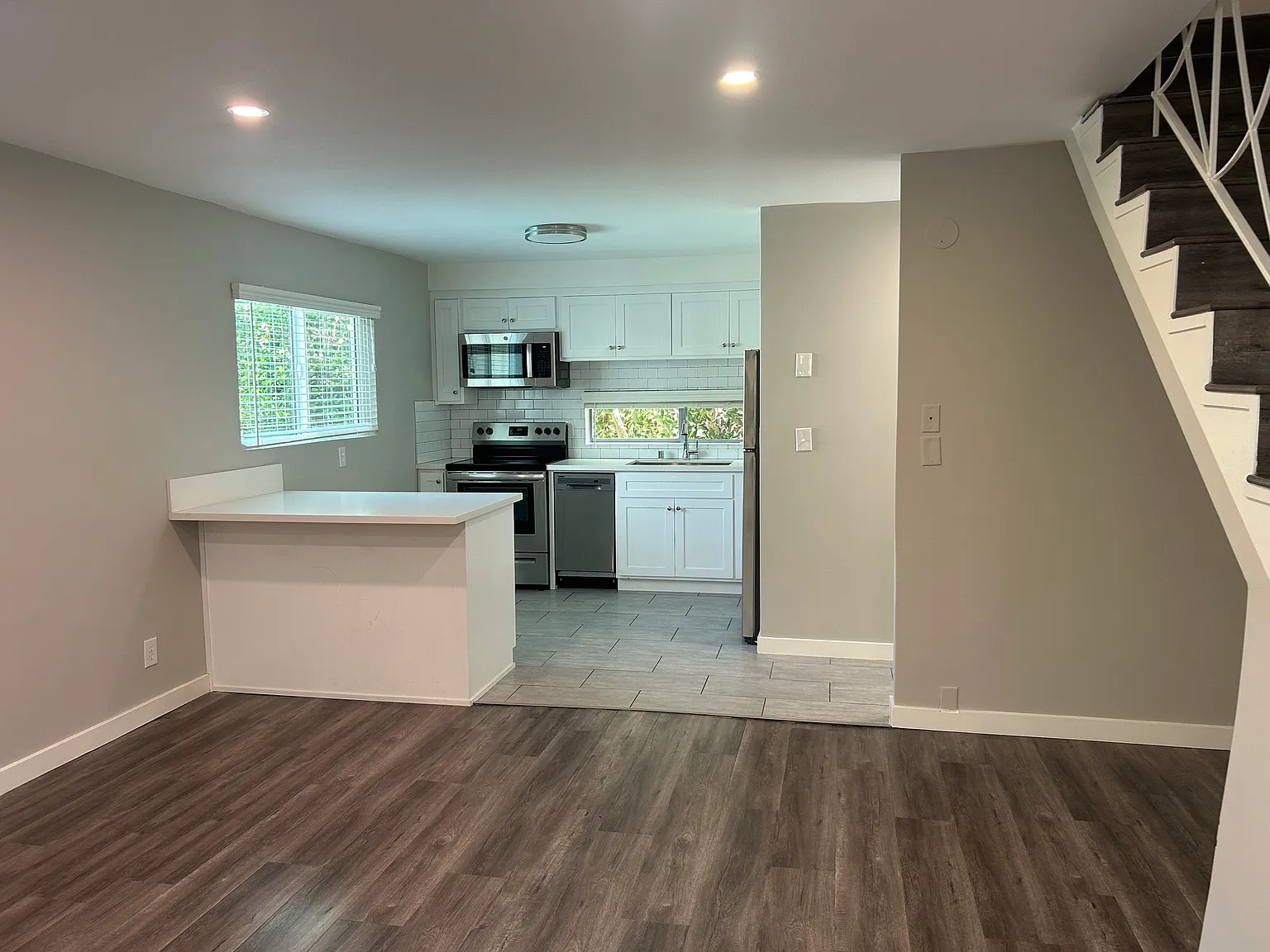 2 bed, 1.5 bath, 720 sqft, $3,695 — Photo 2