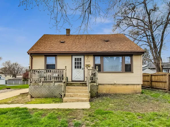1719 Oakland Ave, Crest Hill, IL 60403