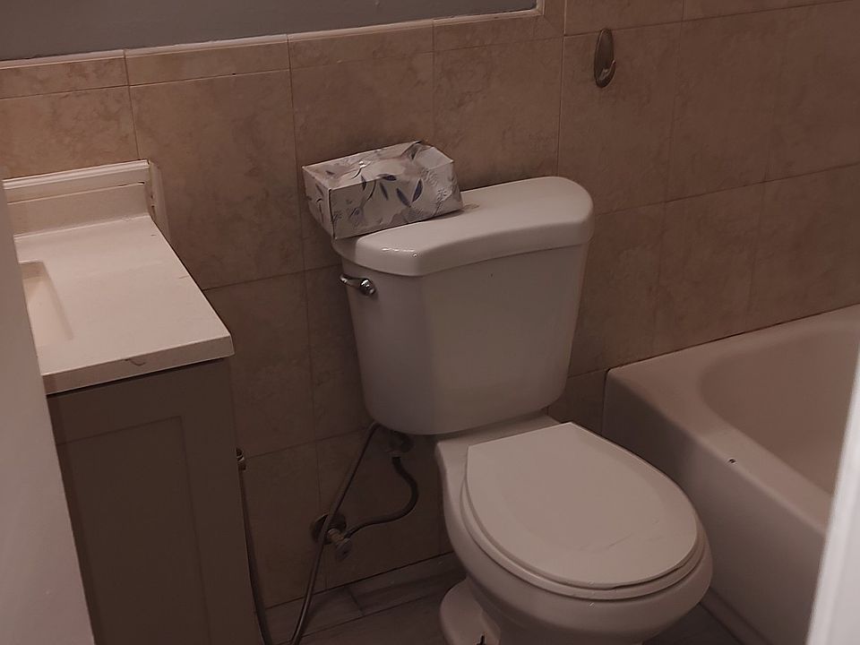 1st image of 9533 Lake Park Dr #9533