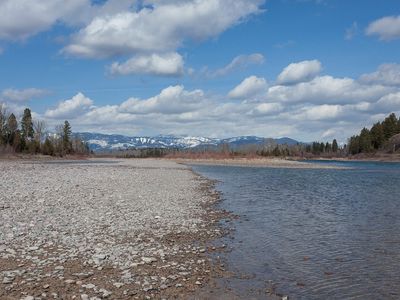 590 Pioneer Rd, Kalispell, MT, 59901