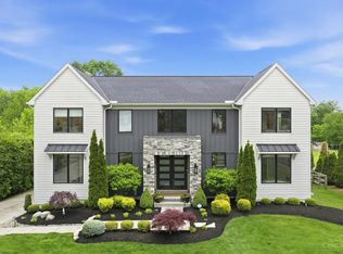 9932 Zig Zag Rd, Cincinnati, OH 45242